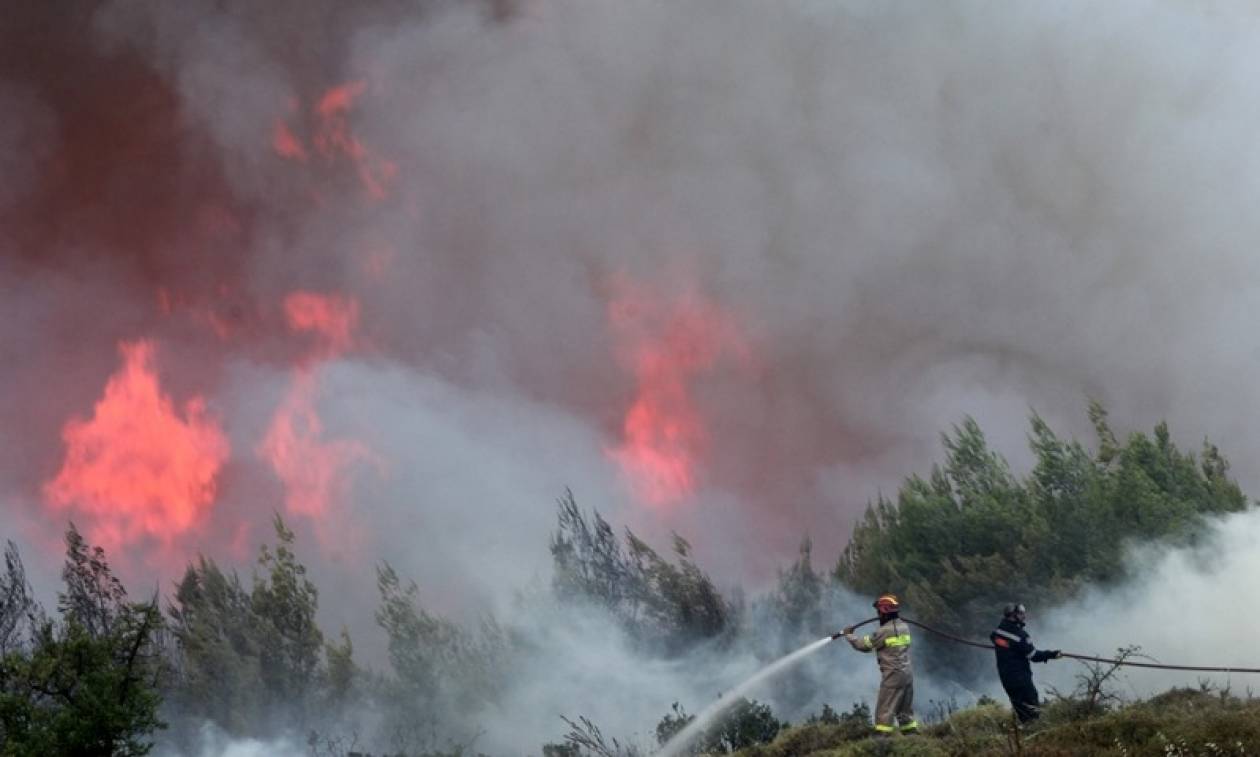 Σκουρλέτης για φωτιές: Επιχειρούμε με ό, τι διαθέσιμα έχουμε