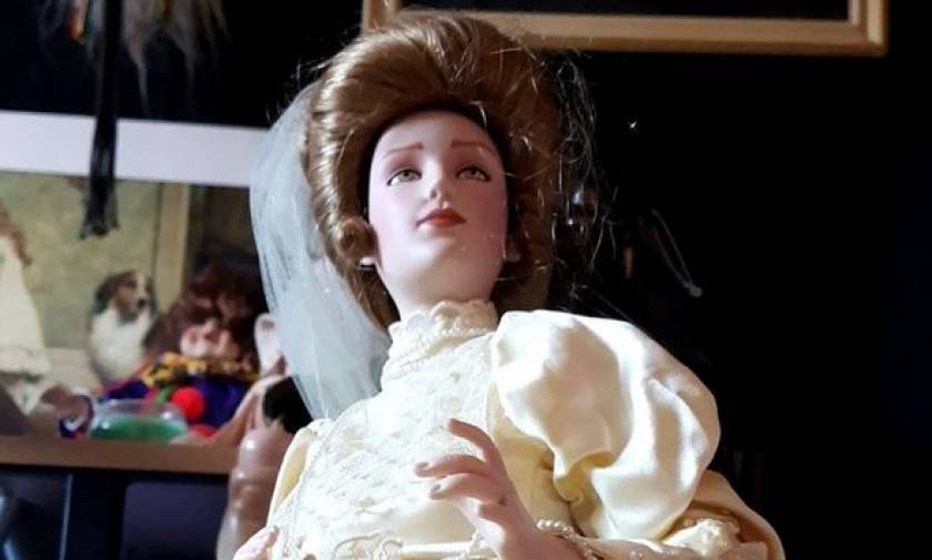 Μυστήριο: Πωλείται στο eBay δαιμονισμένη κούκλα που επιτίθεται στους ιδιοκτήτες της