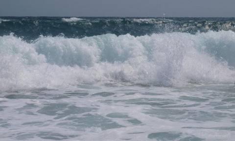 Τραγωδία στα Μέγαρα: Πνίγηκε κολυμβητής στην περιοχή «Ήρεμο Κύμα»