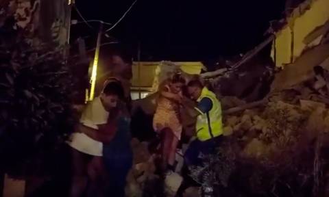 Φονικός σεισμός χτύπησε την Ιταλία: Μια γυναίκα νεκρή, εγκλωβισμένοι και πολλοί τραυματίες