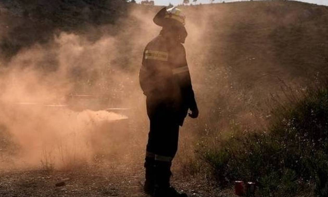 Πυροσβέστης τραυματίστηκε στο κεφάλι από πτώση βράχου στη Ζαχάρω