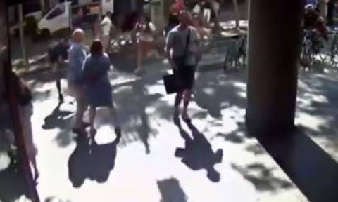 Νέο βίντεο ντοκουμέντο από την επίθεση στη Βαρκελώνη: Ο κόσμος τρέχει να σωθεί