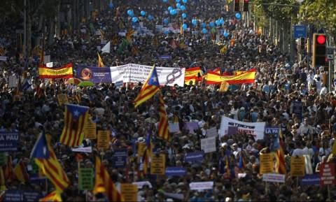 Διαδήλωση στη Βαρκελώνη κατά της τρομοκρατίας: «Δεν φοβόμαστε» (vid)
