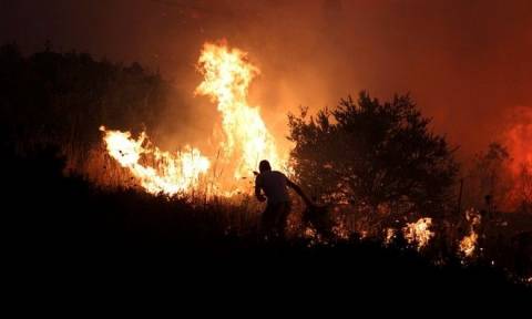 Φωτιά ΤΩΡΑ - Ζάκυνθος: Κάηκε σπίτι έξω από το χωριό Μαριές