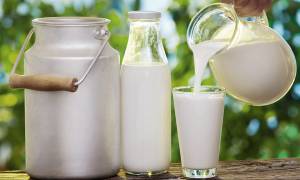 «Βόμβα»: Από πότε και γιατί θα πληρώνουμε πανάκριβα το γάλα!