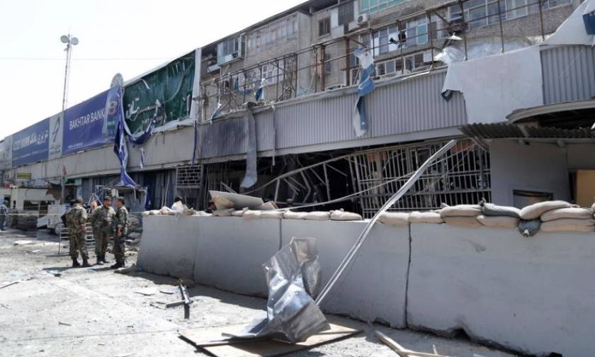 Αφγανιστάν: Τέσσερις νεκροί από επίθεση καμικάζι στην Καμπούλ (pics)