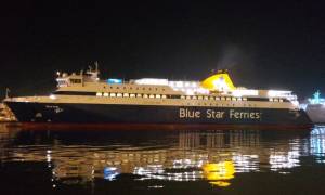 Αυτοψία στα ύφαλα του «Blue Star Patmos» που προσάραξε στην είσοδο του λιμανιού της Ίου