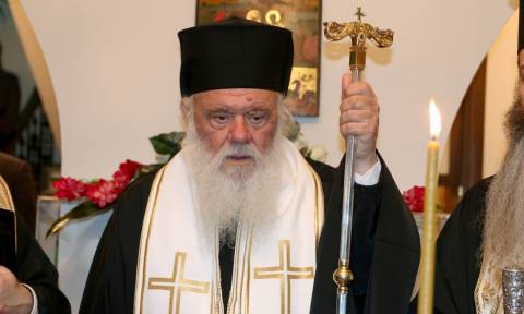«Καταπέλτης» ο Αρχιεπίσκοπος Ιερώνυμος για τη Συριζαία που πέταξε στα σκουπίδια εικόνα της Παναγίας