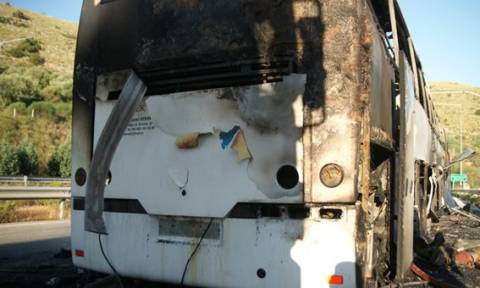Φωτιά σε εν κινήσει λεωφορείο στην Αθηνών - Θεσσαλονίκης