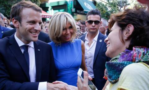 Επίσκεψη Μακρόν: Σουβλάκια ζήτησε να φάει ο Γάλλος πρόεδρος
