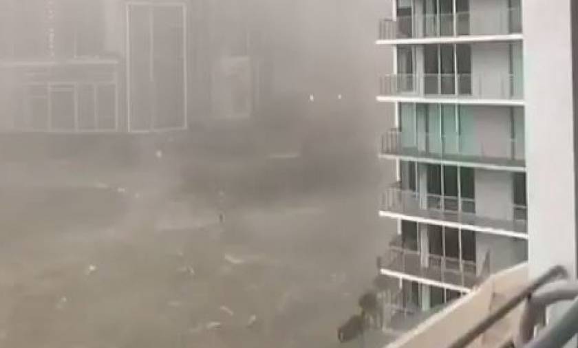 Βίντεο ΣΟΚ - Τυφώνας Ίρμα: Γιγαντιαία κύματα χτυπούν ουρανοξύστες (vids)