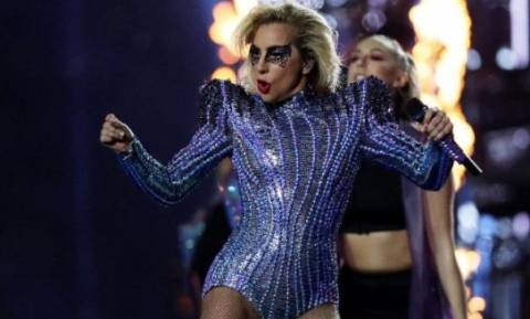 Στο νοσοκομείο με αφόρητους πόνους η Lady Gaga - Παλεύει με χρόνια ασθένεια