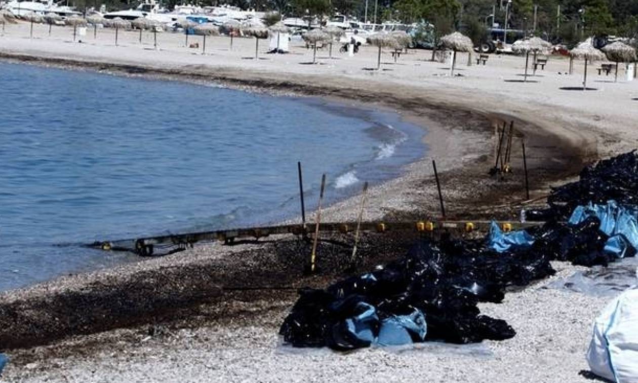 Συγκροτήθηκε συντονιστικό όργανο για την αντιμετώπιση της ρύπανσης στο Σαρωνικό… μία εβδομάδα μετά