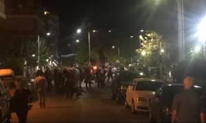 Επεισόδια στο Αγρίνιο μετά την πορεία για τον Φύσσα – Κινδύνευσε να καεί σπίτι (vid)