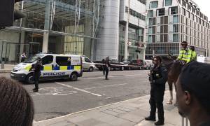 Συναγερμός για βόμβα στο Λονδίνο: Αποκλείστηκε το City (Pics+Vids)