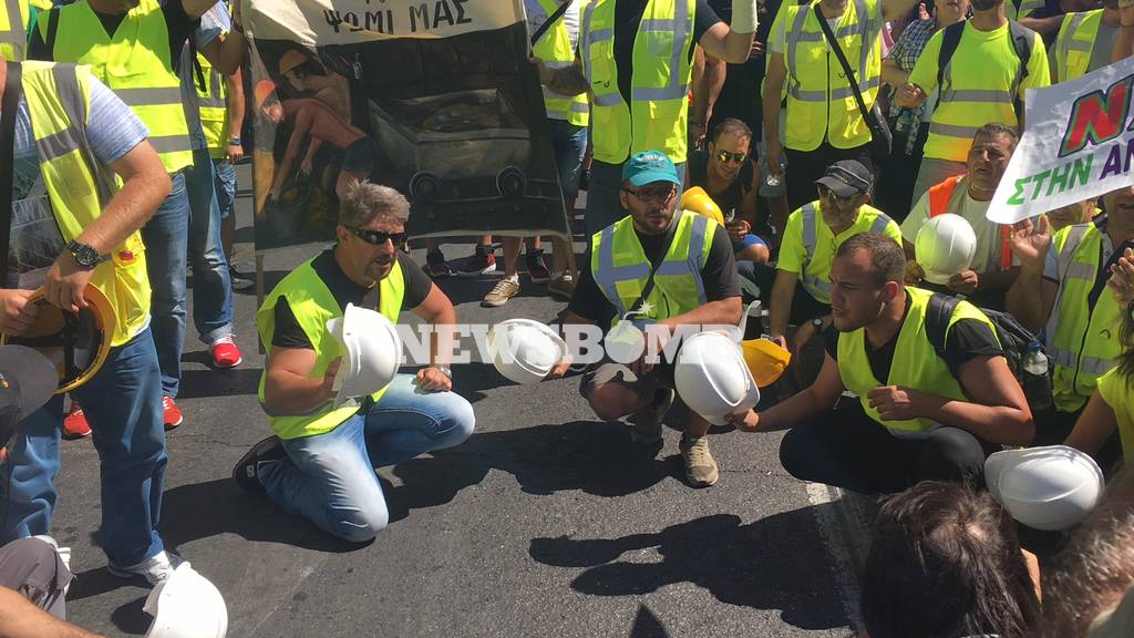 Κλειστή ΤΩΡΑ η Λεωφόρος Μεσογείων λόγω κινητοποίησης των μεταλλωρύχων