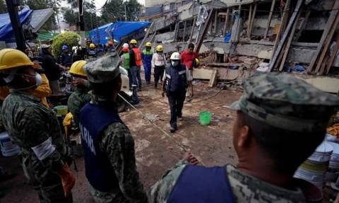 Σεισμός Μεξικό: Μεγαλώνει συνεχώς ο κατάλογος των νεκρών (vid)