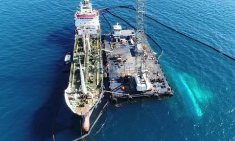 Σαρωνικός Πετρελαιοκηλίδα: O EMSA διαψεύδει την κυβέρνηση - Υπήρχε πλοίο στη Λεμεσό