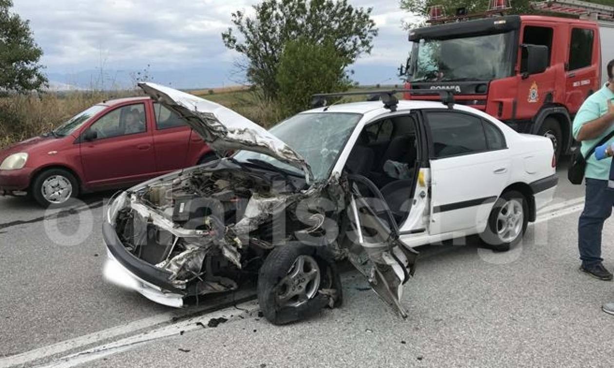 Από θαύμα σώθηκε ένας οδηγός μετά από σύγκρουση με βυτιοφόρο στη Λάρισα (pics)