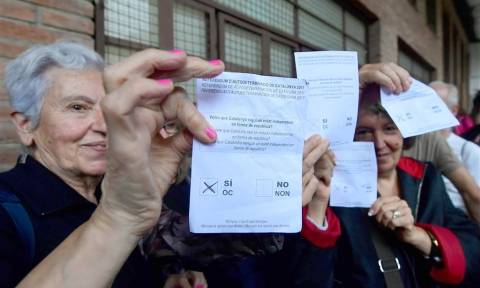 Καταλονία: Δημοψήφισμα βαμμένο με αίμα - Το 90% των ψήφων θέλει ανεξαρτησία (pics+vids)