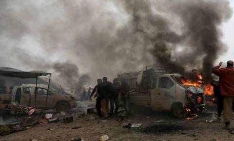Ξαφνικοί βομβαρδισμοί στη Συρία σκόρπισαν το θάνατο