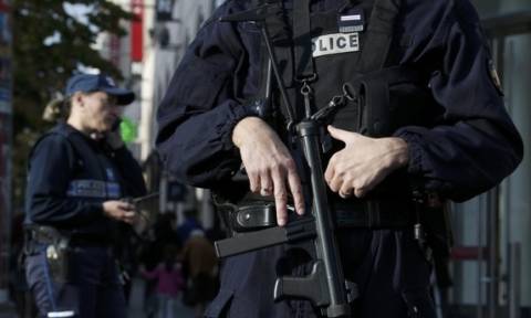 Συναγερμός στη Γαλλία: Δέκα συλλήψεις υπόπτων για επιθέσεις σε πολιτικούς