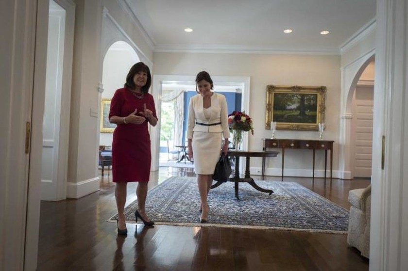 Μπέτυ Μπαζιάνα: Με άλλο… επώνυμο στον Λευκό Οίκο (pics)