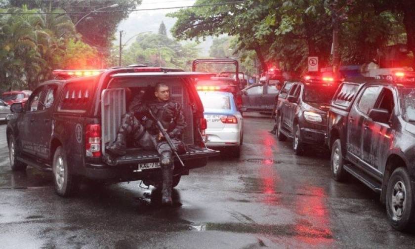 Βραζιλία: Τραγικό λάθος της αστυνομίας - «Γάζωσαν» όχημα με τουρίστες σκοτώνοντας μια γυναίκα