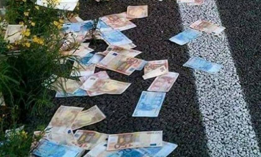 Πανικός στην Εθνική Οδό Κορίνθου - Πατρών: «Έβρεξε» χαρτονομίσματα των 50 και 20 ευρώ!