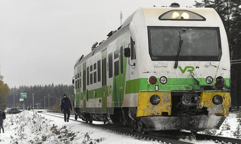 Σύγκρουση τρένου με στρατιωτικό όχημα στη Φινλανδία - Τέσσερις νεκροί (pics)