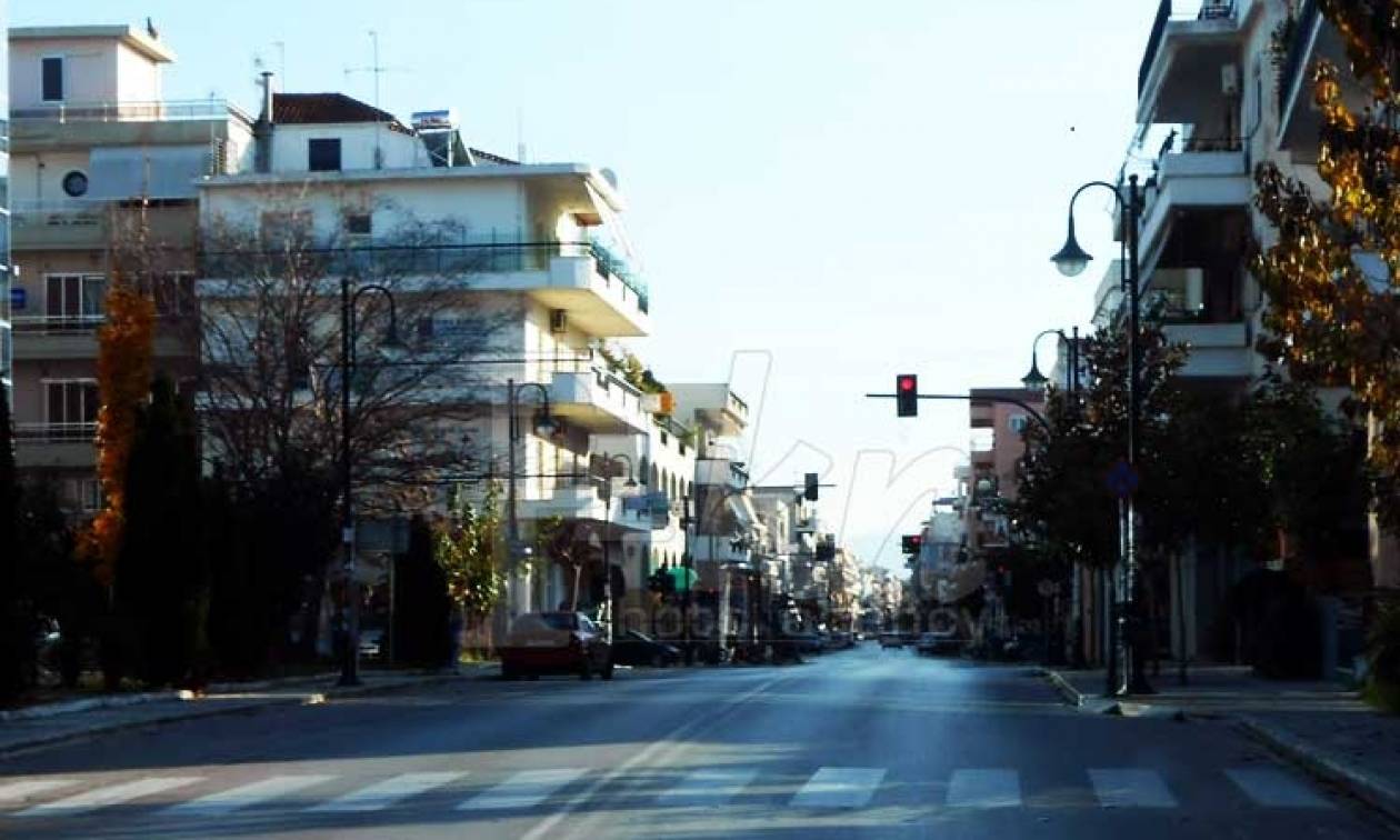 Πρέβεζα: Επιχείρησαν να διαρρήξουν καταστήματα το βράδυ - Πιτσιρικάς φύλαγε… τσίλιες!