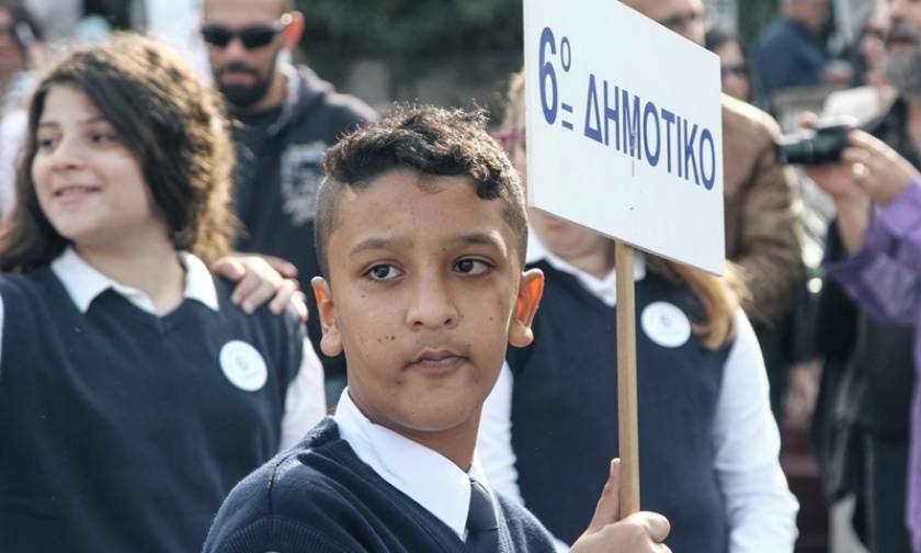 Επίθεση στο σπίτι του 11χρονου Αμίρ που είχε κληρωθεί να παρελάσει με την ελληνική σημαία (pics)