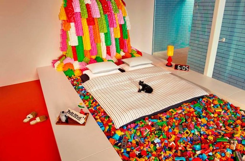 Υπάρχει ένα σπίτι στο Airbnb που είναι φτιαγμένο εξολοκλήρου από… LEGO