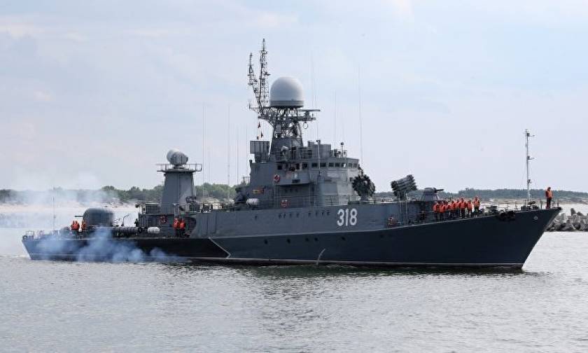 Латвия пожаловалась на российские корабли и подлодку у своих границ