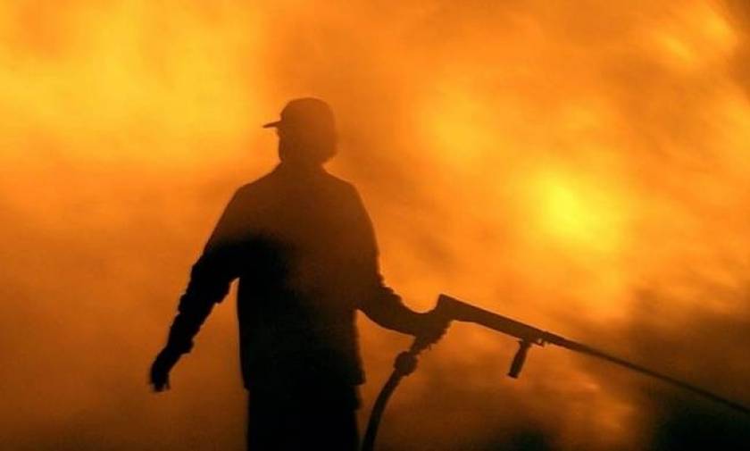 Φωτιά ΤΩΡΑ: Μεγάλη πυρκαγιά σε αποθηκευτικό χώρο στις Αχαρνές