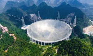 Η Κίνα αναζητά εξωγήινους με... ραδιοτηλεσκόπιο – γίγας! (vid)