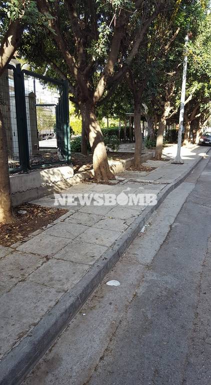 Εικόνα εγκατάλειψης σε παιδική χαρά στην Πετρούπολη - Τι απαντά ο Δήμαρχος (photos)