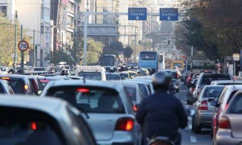 ΤΩΡΑ: Κυκλοφοριακό χάος στην Αθήνα – Ποιους δρόμους να αποφύγετε