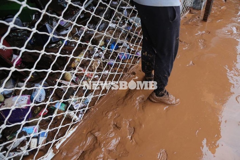 Πλημμύρες Μάνδρα - Νέα Πέραμος: Οδοιπορικό του Newsbomb.gr στις πληγείσες περιοχές (pics)