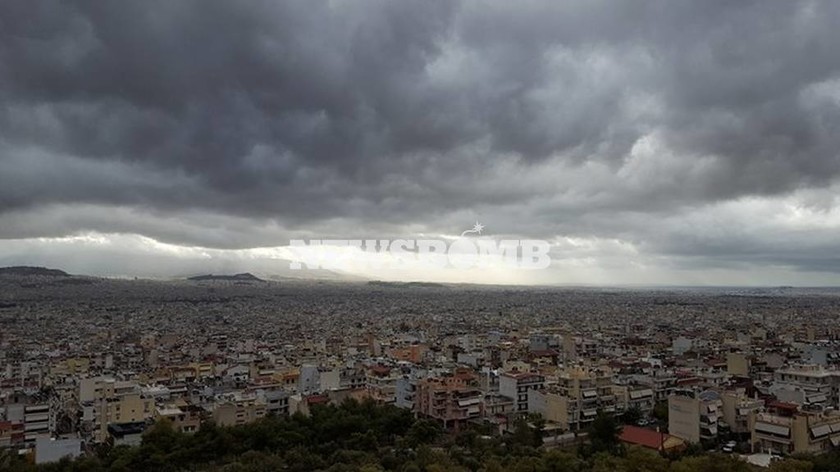 Καιρός ΤΩΡΑ: Όλη η Αθήνα στο... μάτι του κυκλώνα «Ζήνων» (pics+vids)