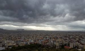 Καιρός ΤΩΡΑ: Όλη η Αθήνα στο... μάτι του κυκλώνα «Ζήνων» (pics+vids)