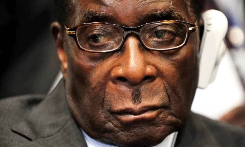 Ζιμπάμπουε: «Καταρρέει» το πολιτικό οικοδόμημα του Μουγκάμπε