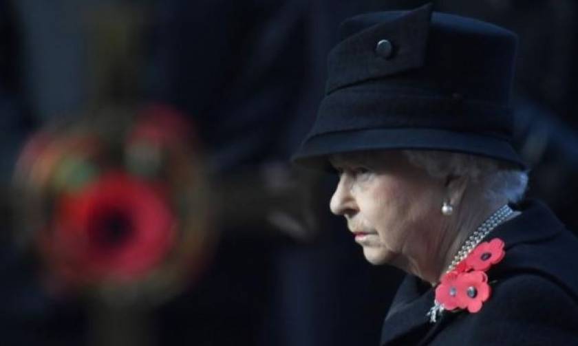 Βρετανία: Η κίνηση της βασίλισσας Ελισάβετ που «πρόδωσε» το διάδοχο του θρόνου (vid)