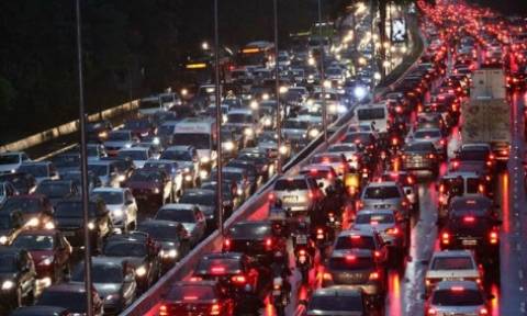 ΤΩΡΑ: Κυκλοφοριακό χάος στην Αθήνα – Ποιους δρόμους να αποφύγετε (Χάρτης)