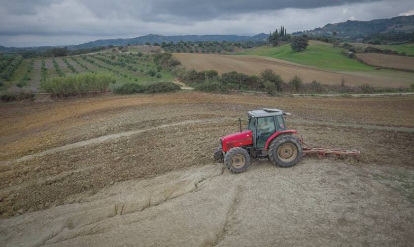 Αγροτικά νέα: Απόδειξη καυσίμων έως 300 ευρώ περνά στα έξοδα αγροτών