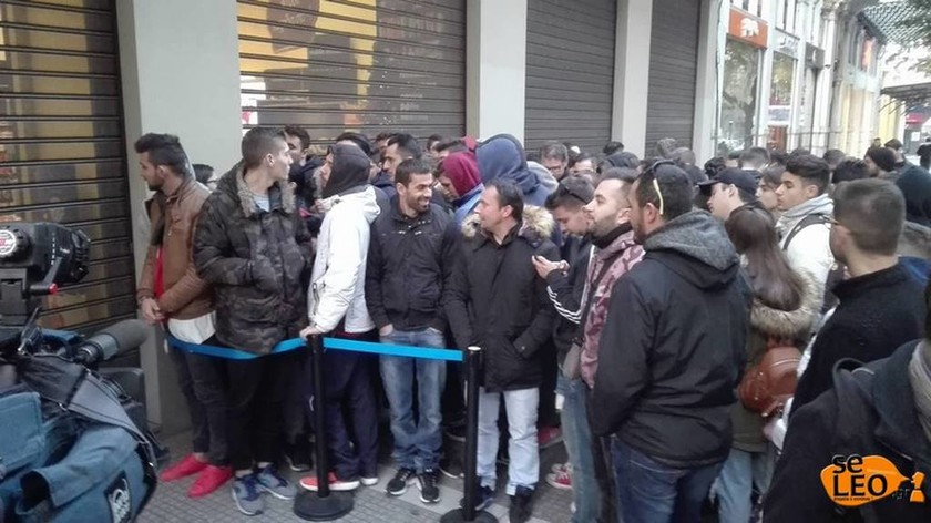 Black Friday και στη Θεσσαλονίκη: Δείτε τι έκαναν όταν άνοιξαν οι πόρτες καταστήματος (pics-vid) 