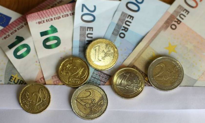 ΕΚΤ: Στις πρώτες θέσεις της Ευρωζώνης η Ελλάδα στη χρήση μετρητών για το 2016