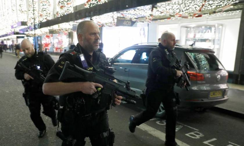 Πυροβολισμοί στο Λονδίνο: Εκκενώθηκε ο σταθμός Oxford Circus - Δείτε φωτογραφίες και βίντεο
