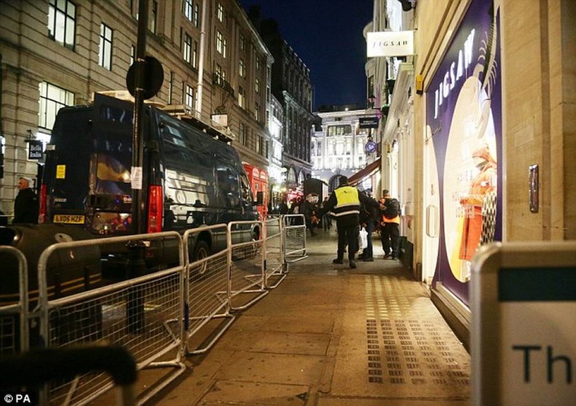 Συναγερμός Λονδίνο: Εκκενώθηκε ο σταθμός Oxford Circus - Μαρτυρίες για πυροβολισμούς - LIVE εικόνα