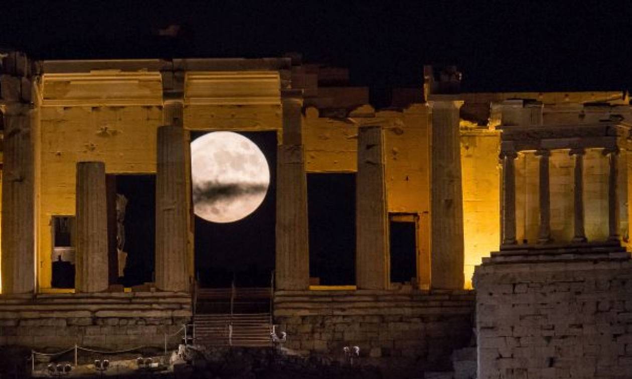 Ετοιμαστείτε για τη σούπερ Σελήνη – Το φαινόμενο που δεν πρέπει να χάσετε!